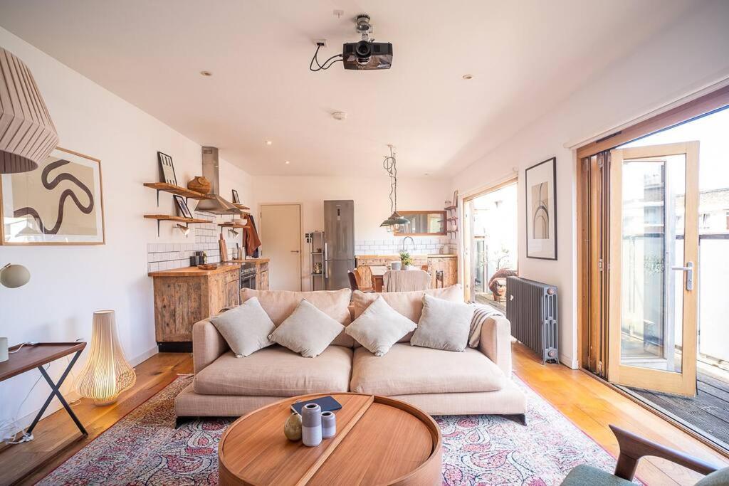Apartamento Penthouse At The Old Tea Factory Londres Exterior foto